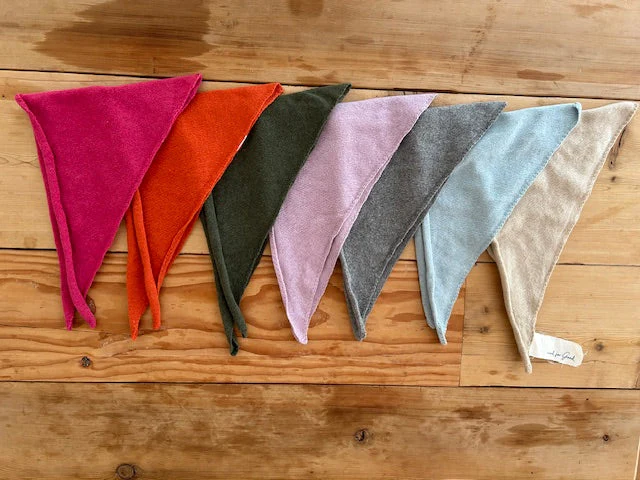 Newport Triangle Recycled Cashmere Scarf - Lilac - Image 6